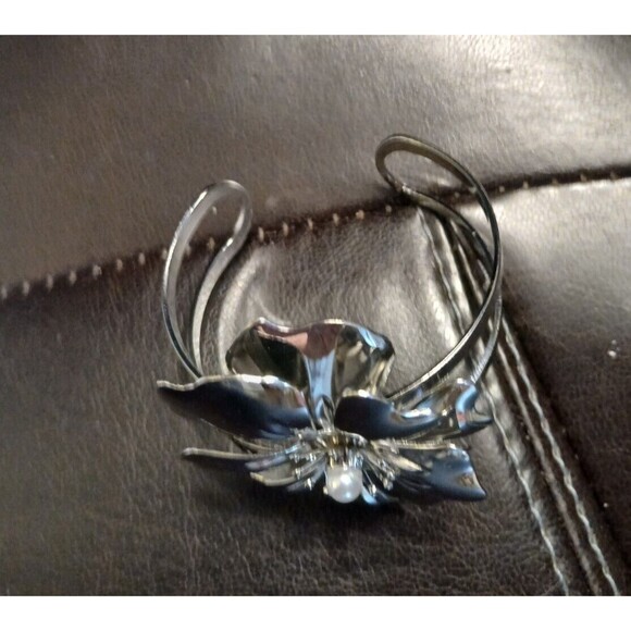 Bohemian BOHO Silver Flower Adjustable Cuff Bracelet Floral - Picture 6 of 7